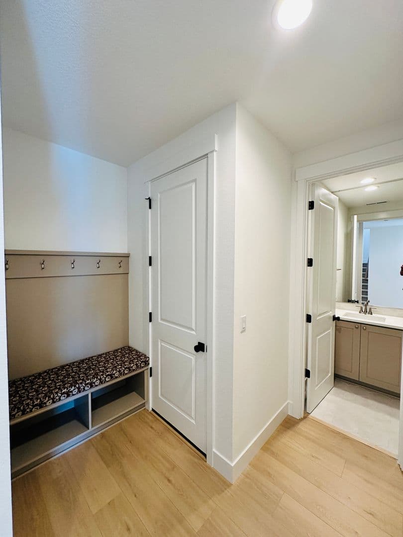 Camas House: 5194 N. 91st Avenue