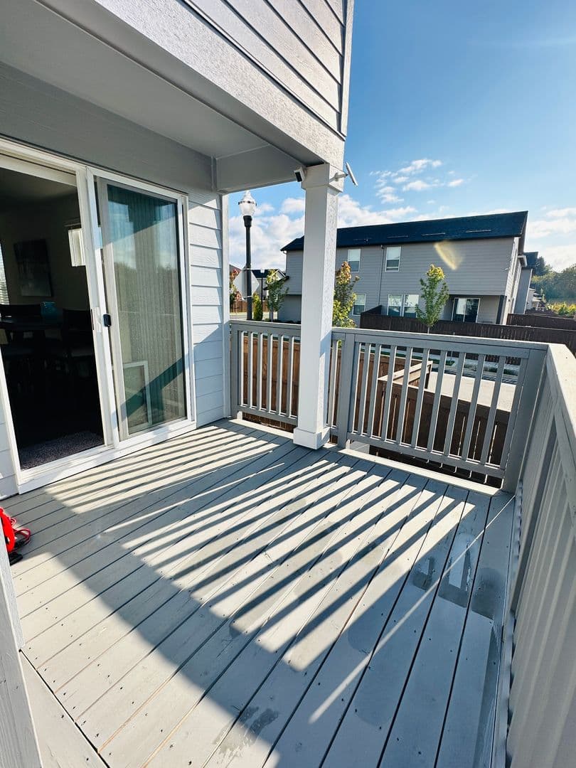 Ridgefield House: 903 NW 174th Street