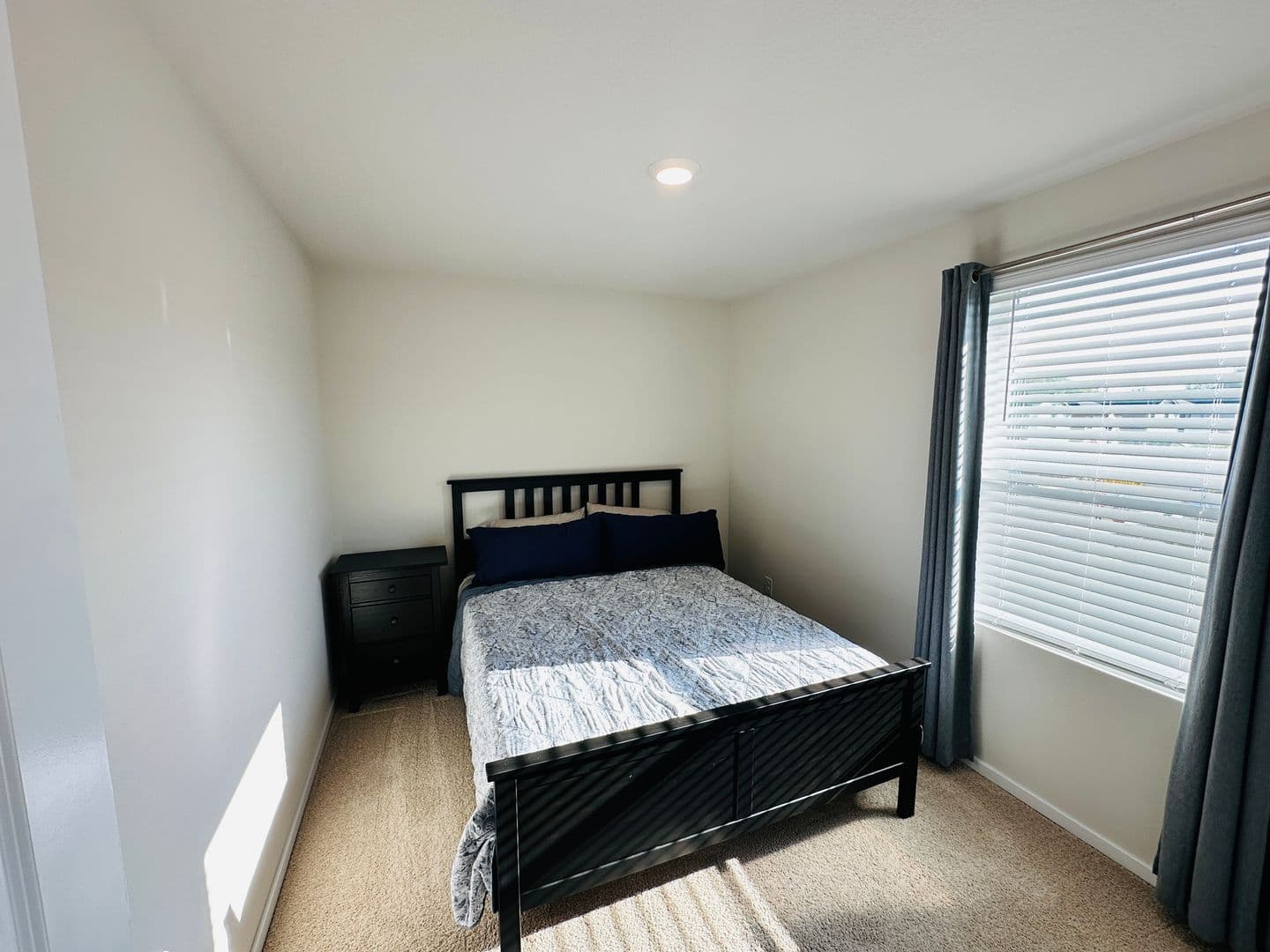 Ridgefield House: 903 NW 174th Street