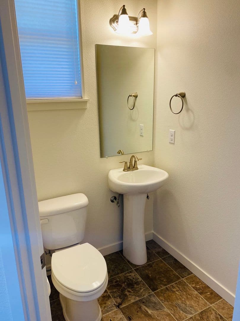 Ridgefield House: 155 N. 42nd Place