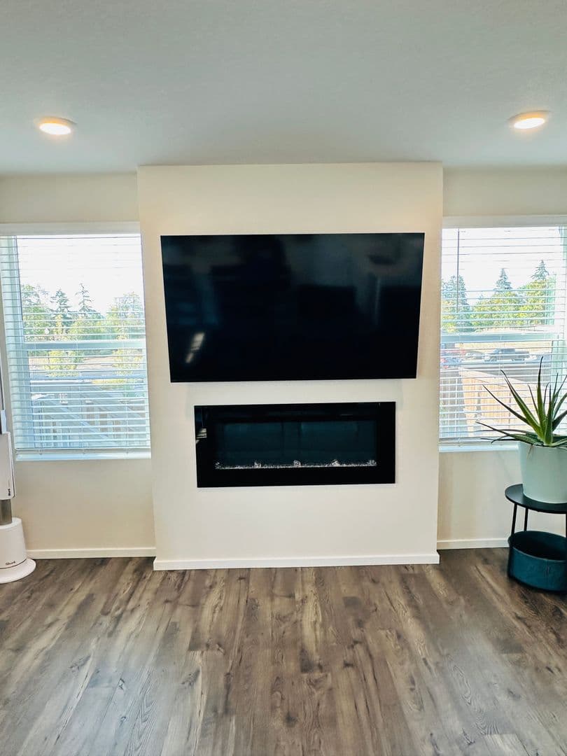 Ridgefield House: 903 NW 174th Street
