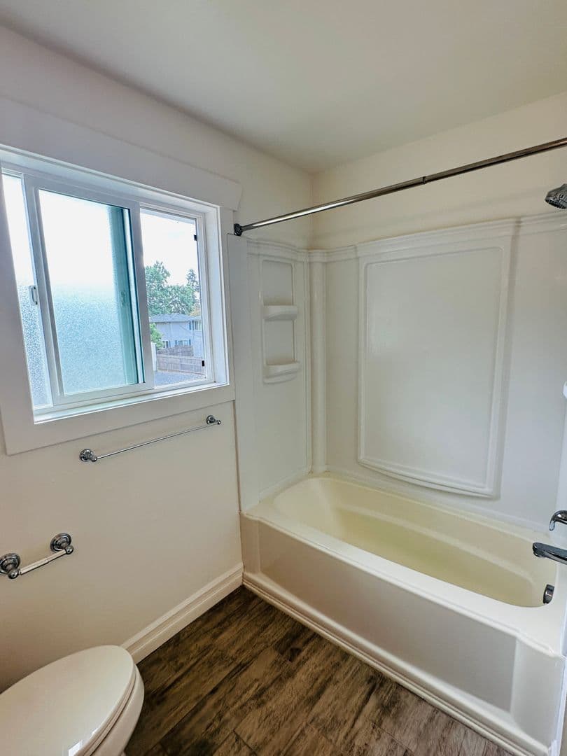 Camas House: 608 NW 10th Avenue