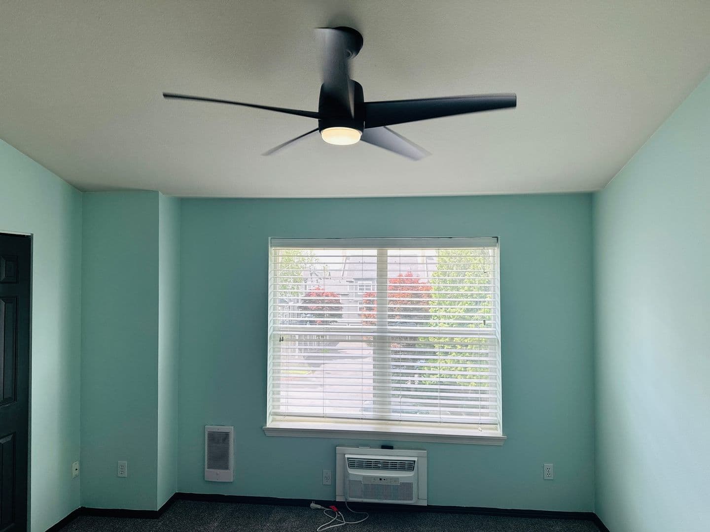 Vancouver House: 1712 SE Halyard Lane