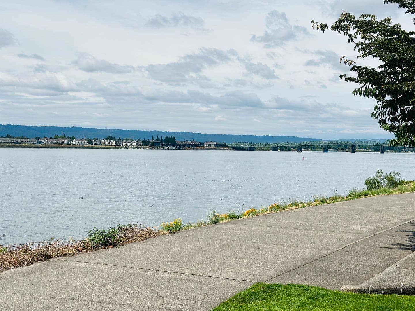 Vancouver House: 1712 SE Halyard Lane