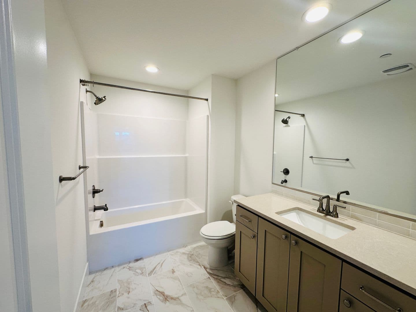 Camas House: 5194 N. 91st Avenue