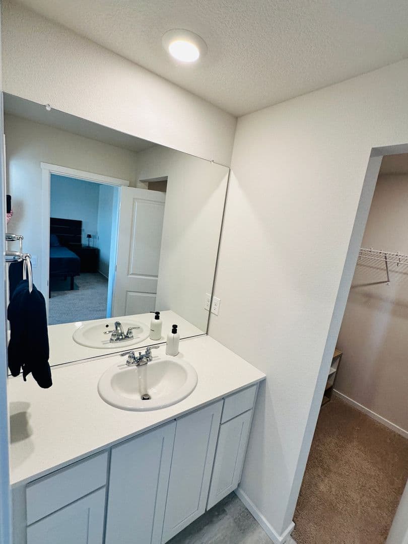 Ridgefield House: 903 NW 174th Street
