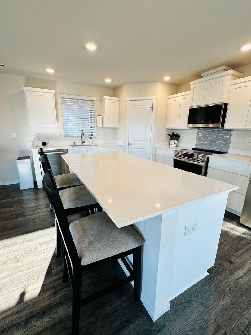 Ridgefield House: 903 NW 174th Street