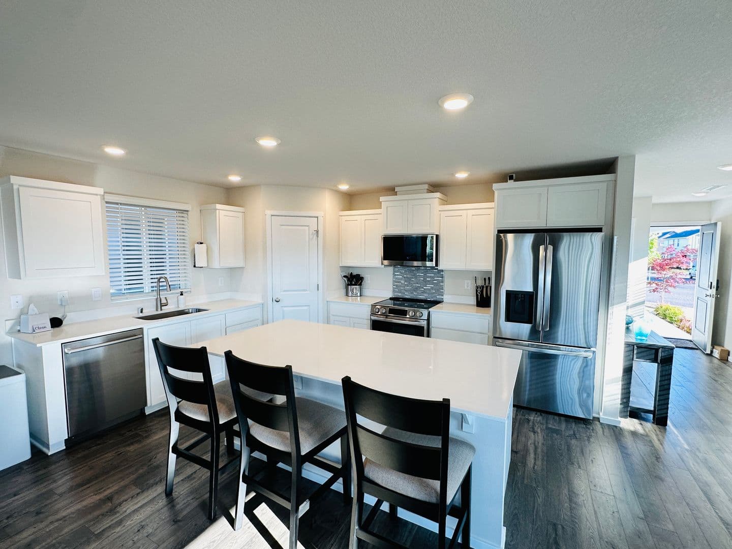 Ridgefield House: 903 NW 174th Street