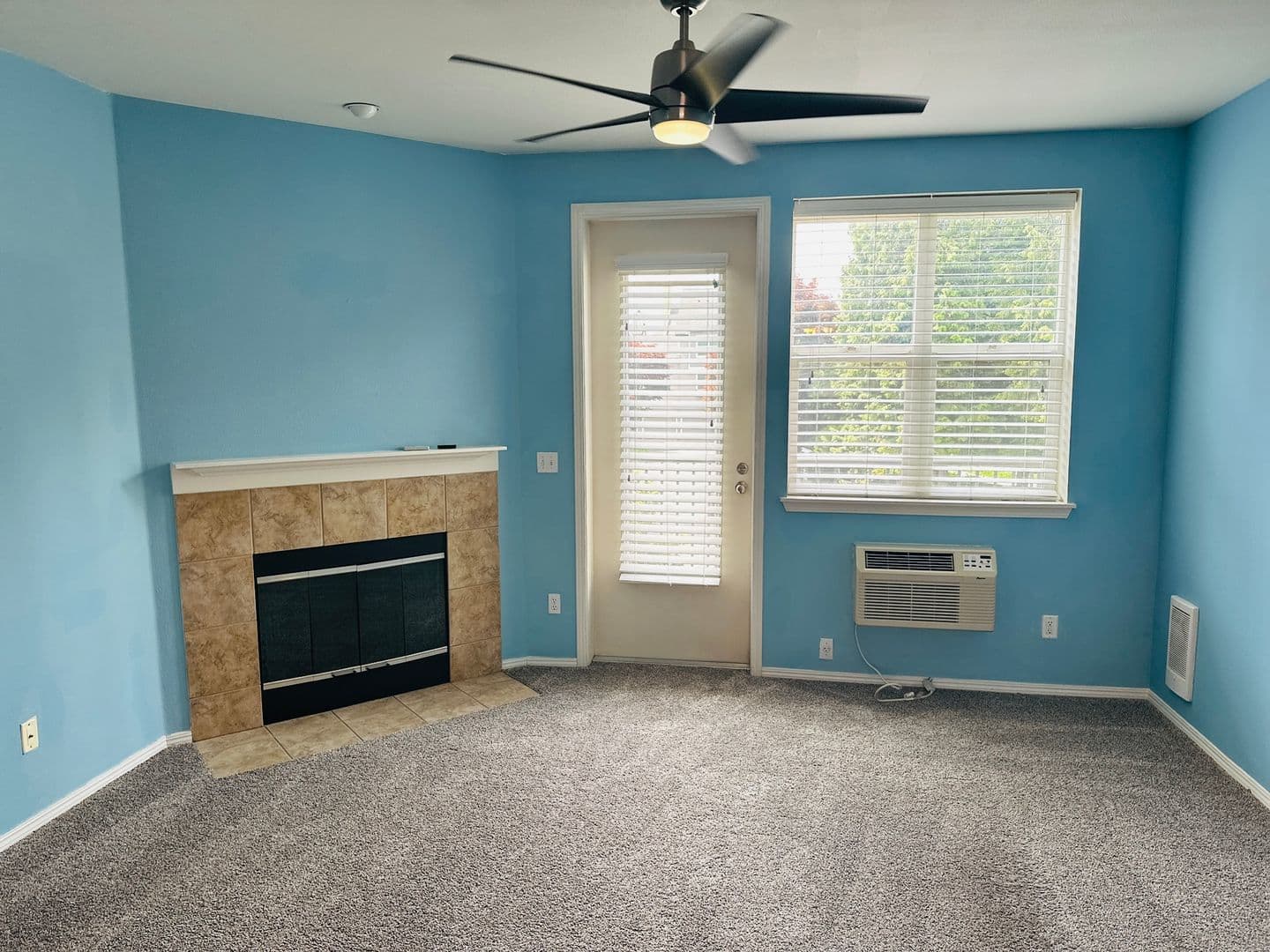 Vancouver House: 1712 SE Halyard Lane