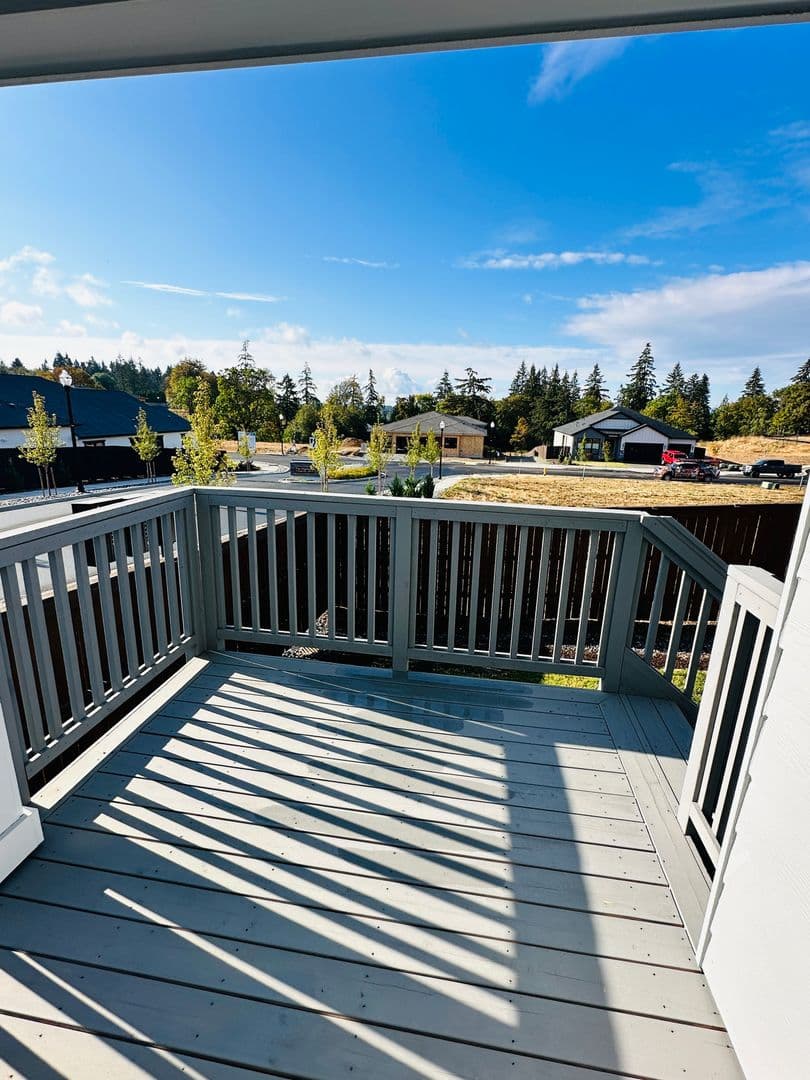 Ridgefield House: 903 NW 174th Street