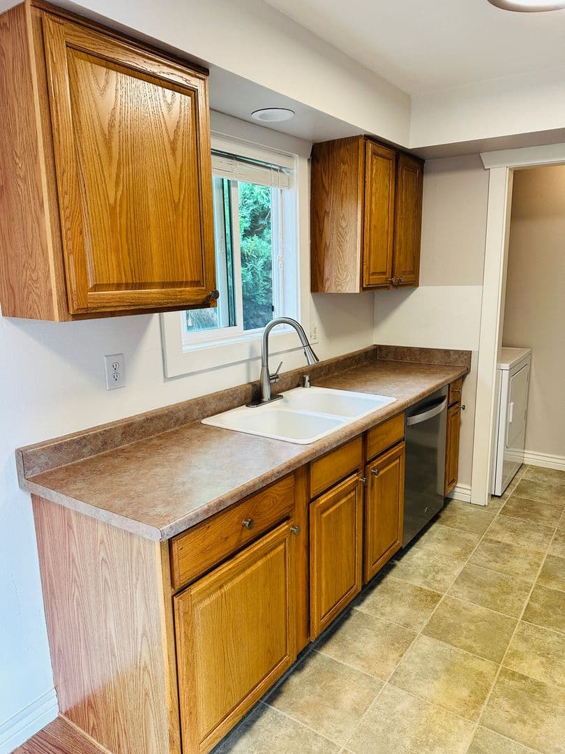 Camas House: 608 NW 10th Avenue