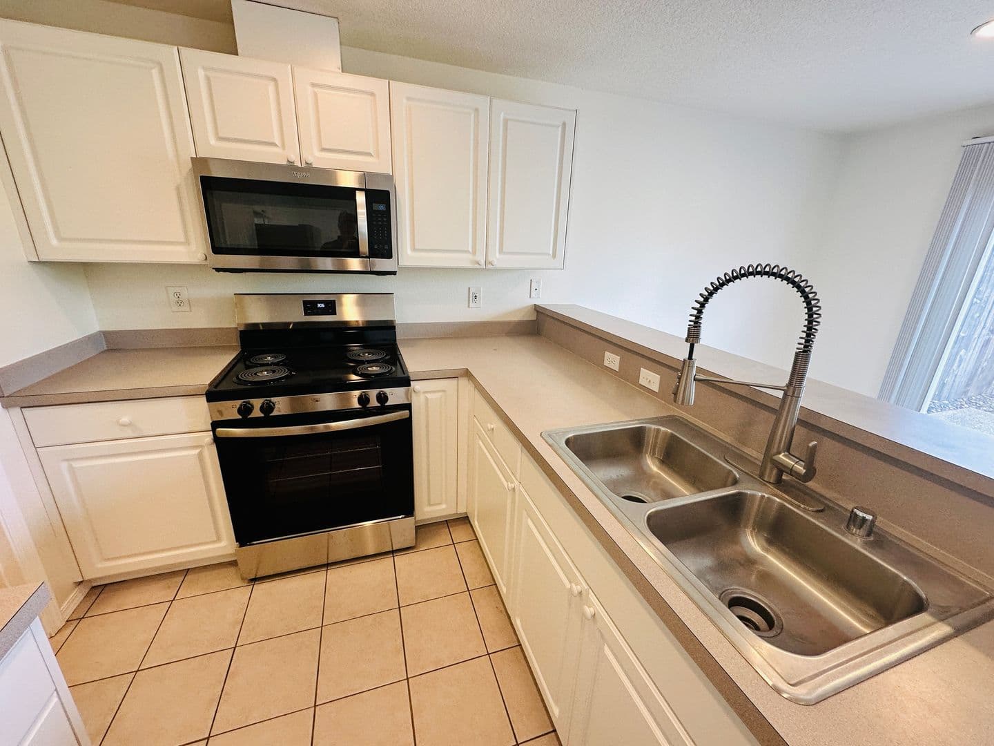 Vancouver House: 1808 NE 154th Street
