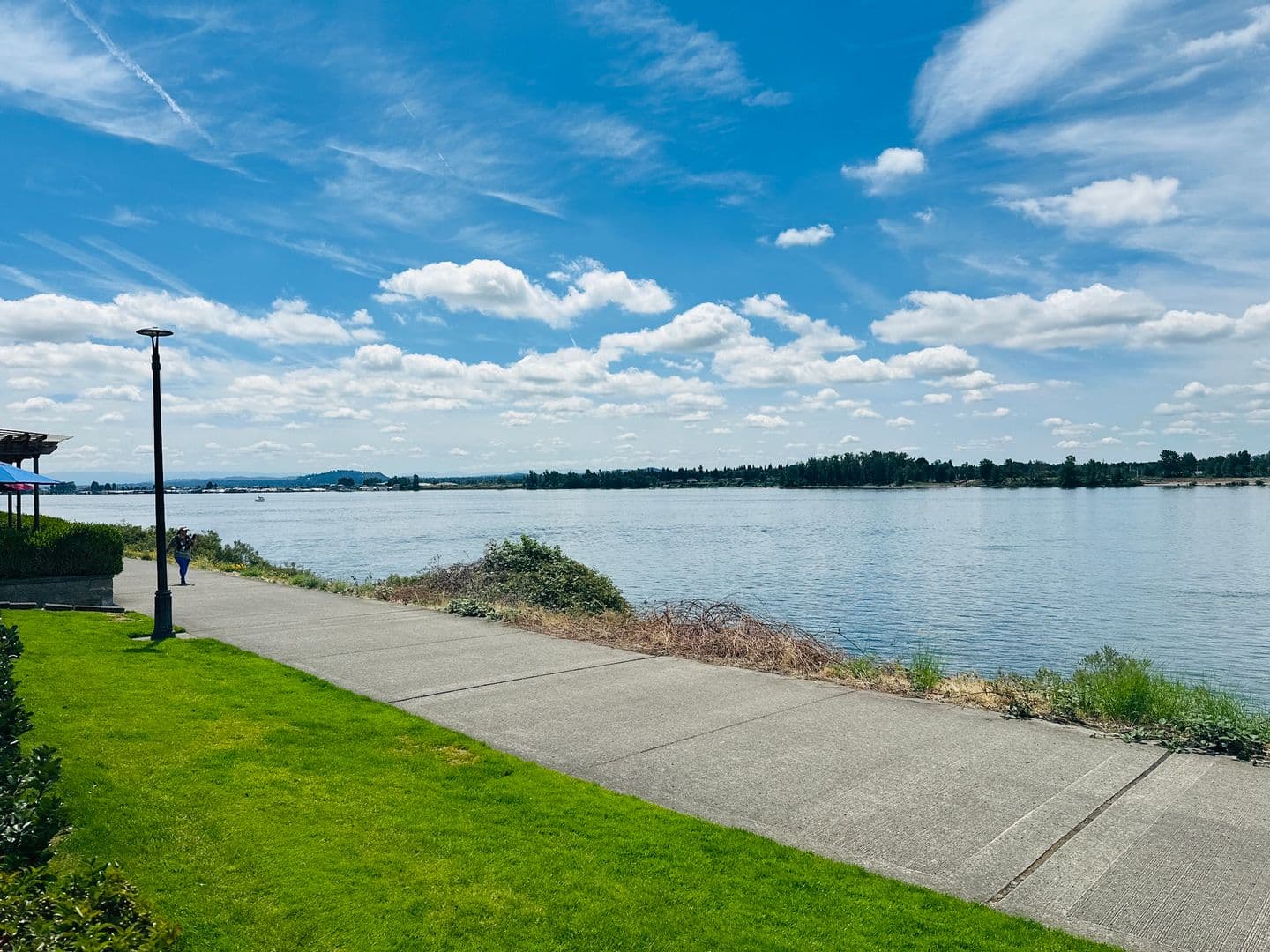 Vancouver House: 1712 SE Halyard Lane