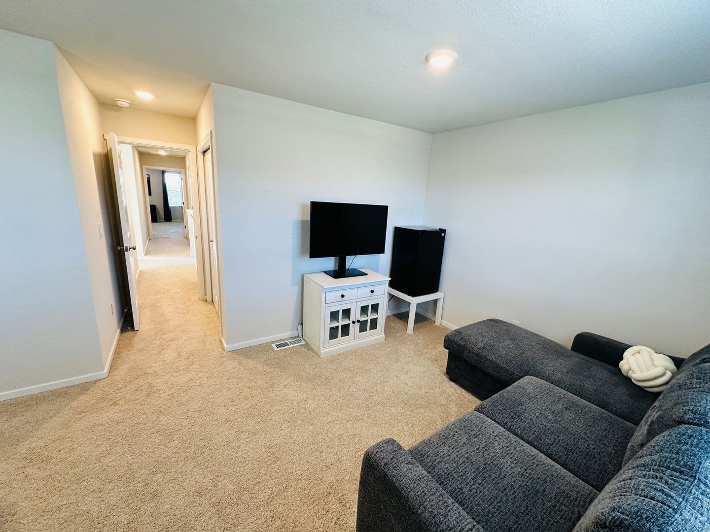Ridgefield House: 903 NW 174th Street