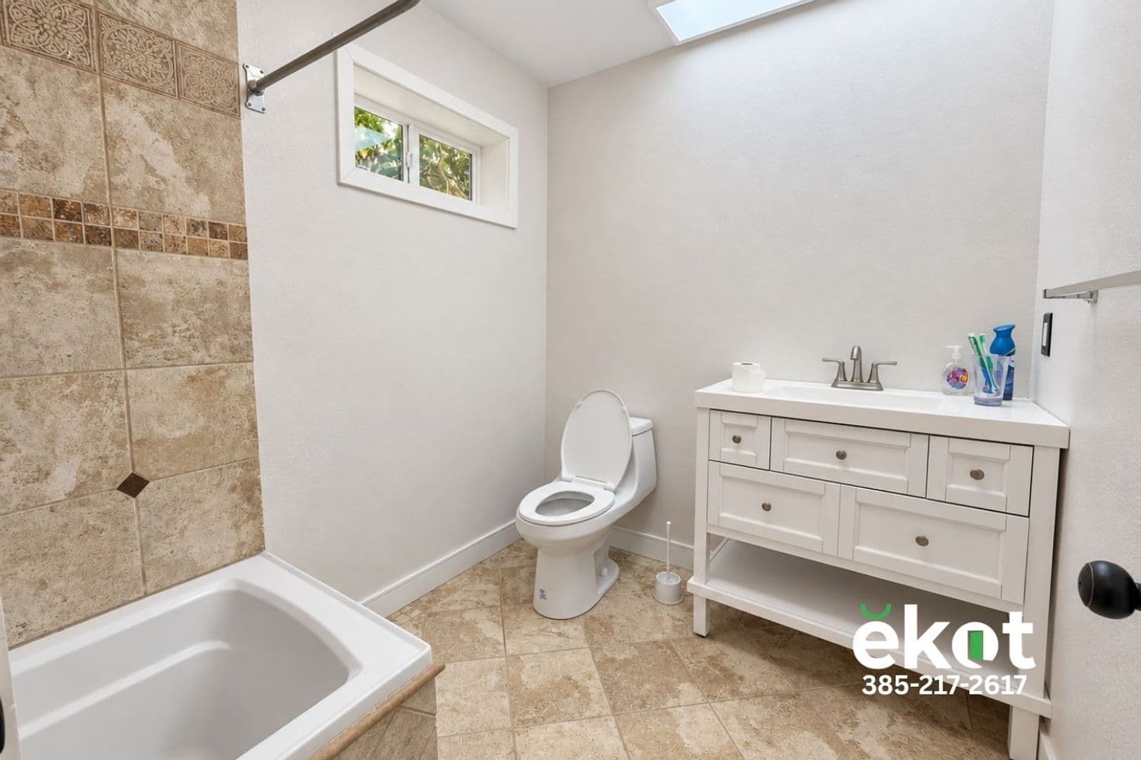 San Jose House: 15709 Highland Dr