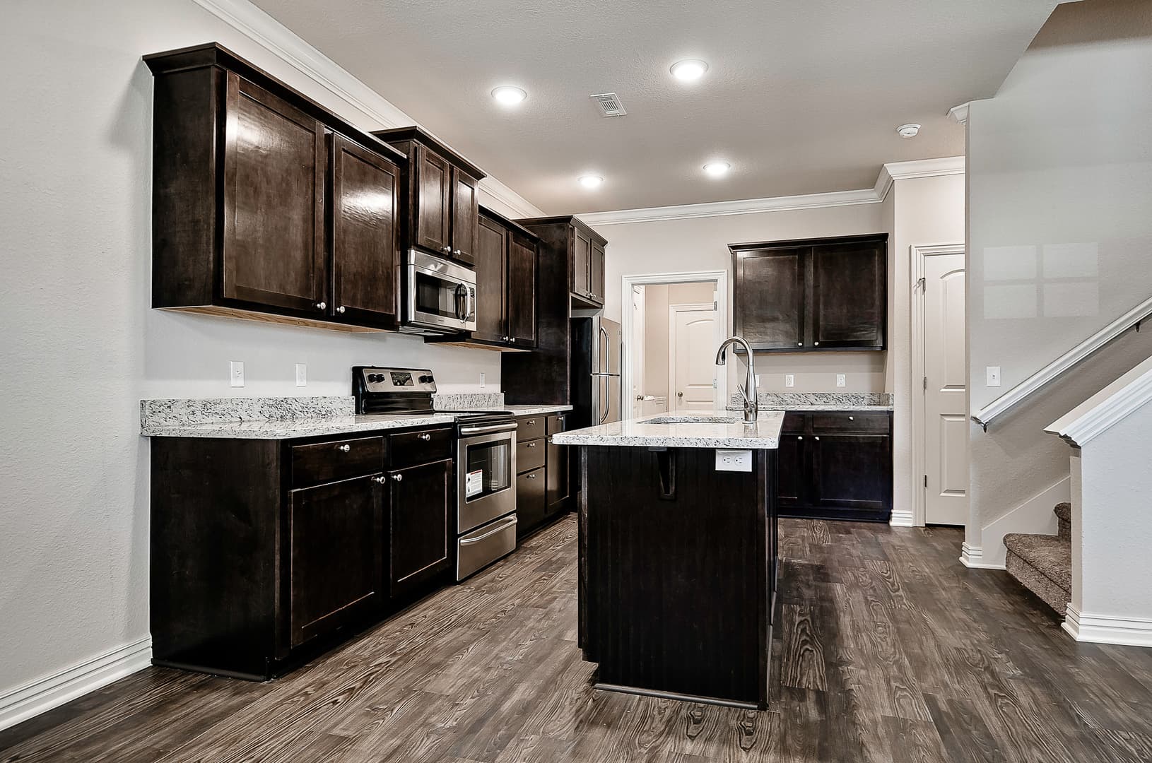 Lowell Apartment: 101 Carrington Ave.