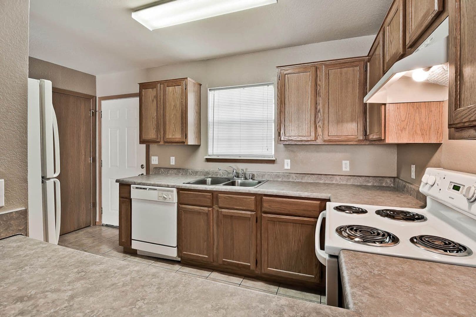 Fayetteville Apartment: Slape Street