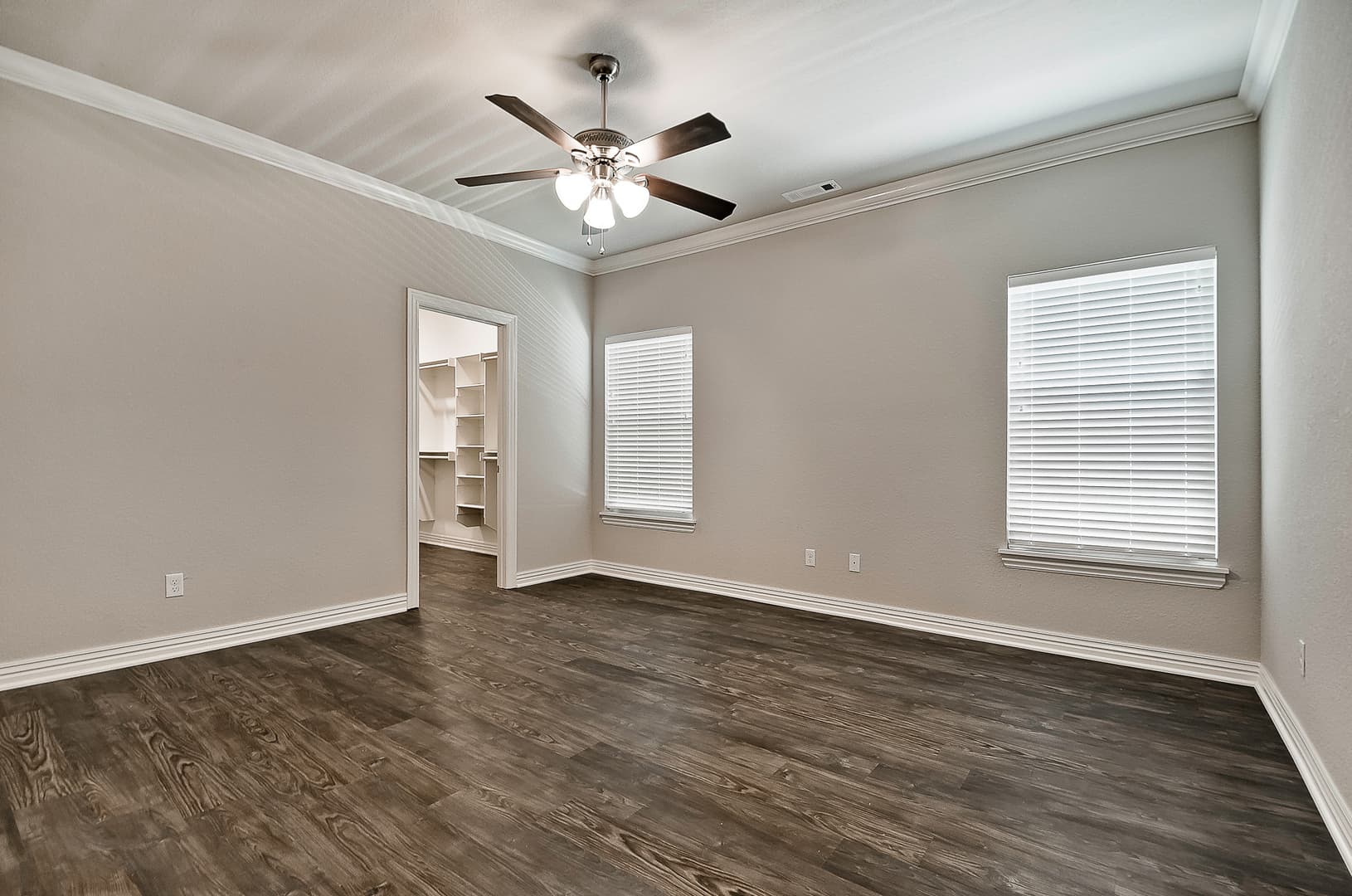 Lowell Apartment: 101 Carrington Ave.