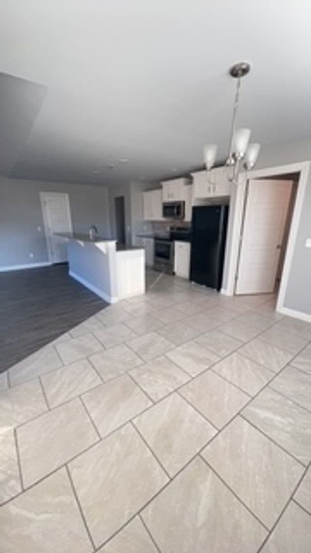 Bentonville House: 802 SW Cabriolet Street