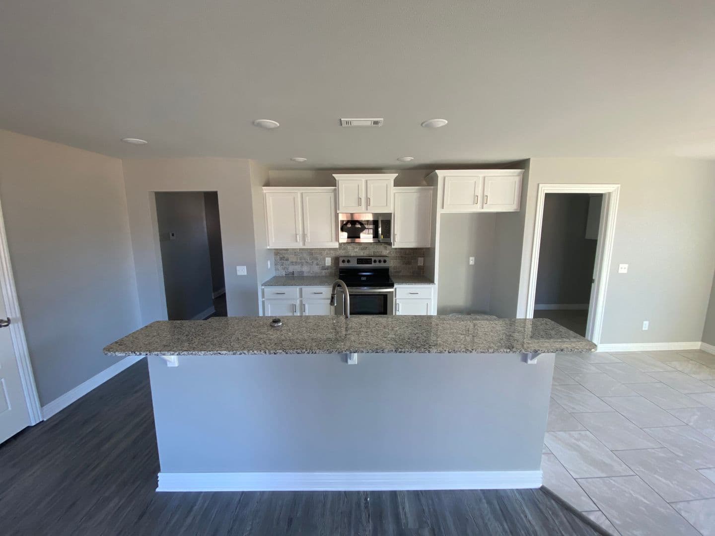 Bentonville House: 802 SW Cabriolet Street