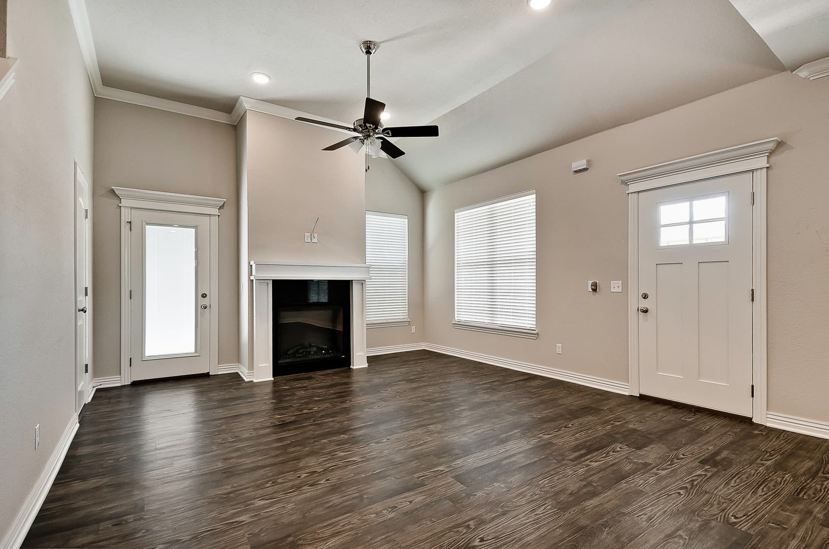 Lowell Apartment: 101 Carrington Ave.