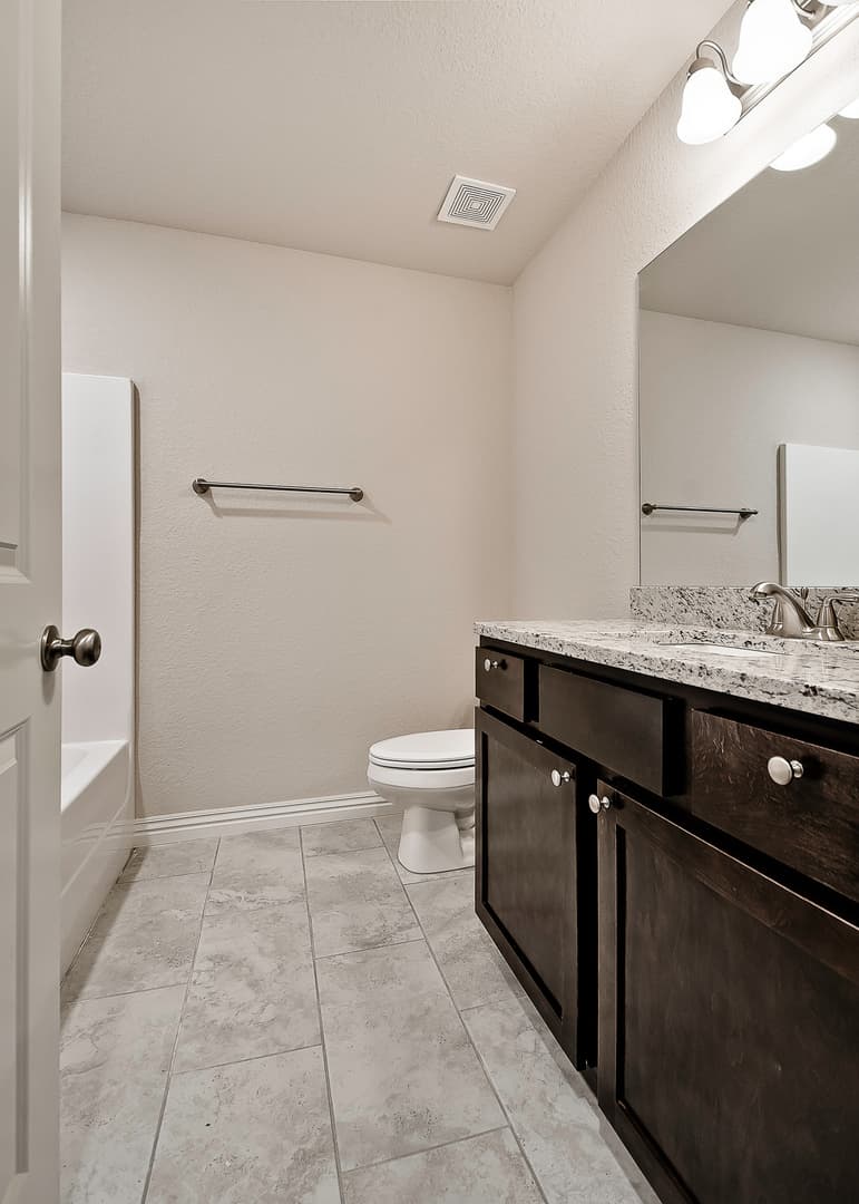 Lowell Apartment: 101 Carrington Ave.