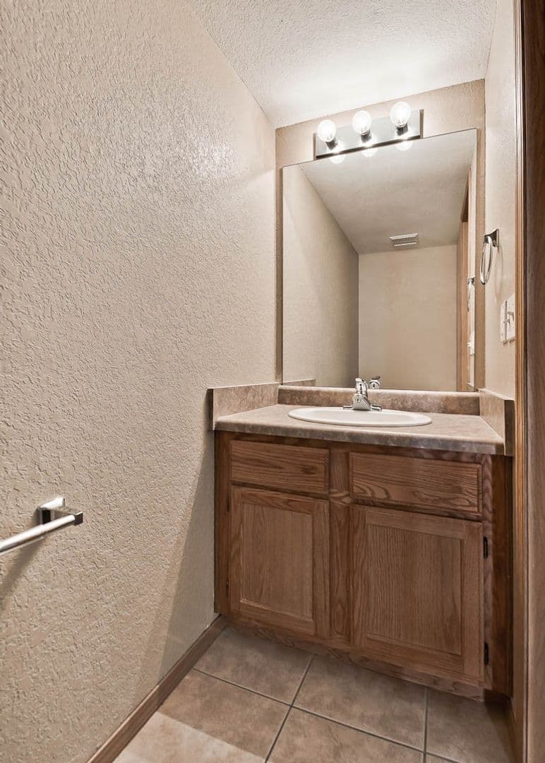 Fayetteville Apartment: Slape Street