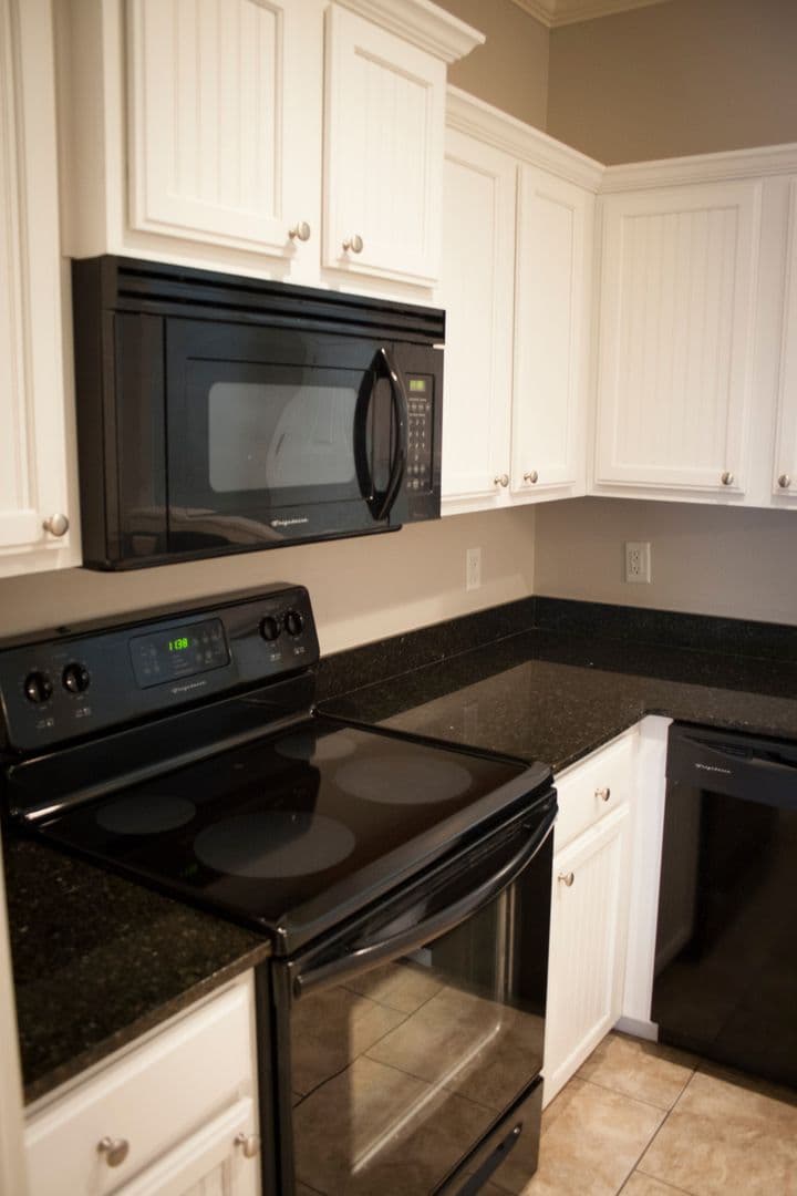 Springdale Apartment: 3822 Rochester Circle