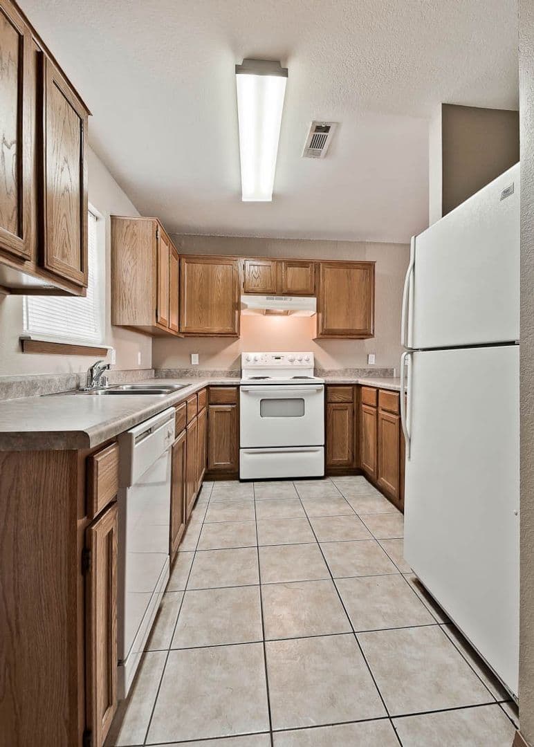 Fayetteville Apartment: Slape Street