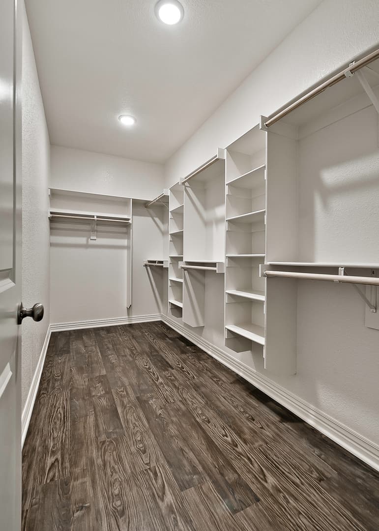 Lowell Apartment: 101 Carrington Ave.