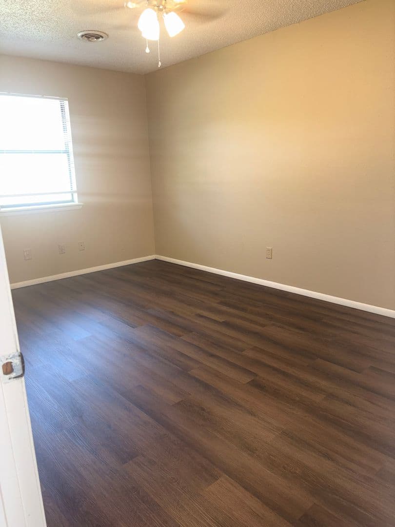 Springdale Apartment: 3624 Elm Springs Rd