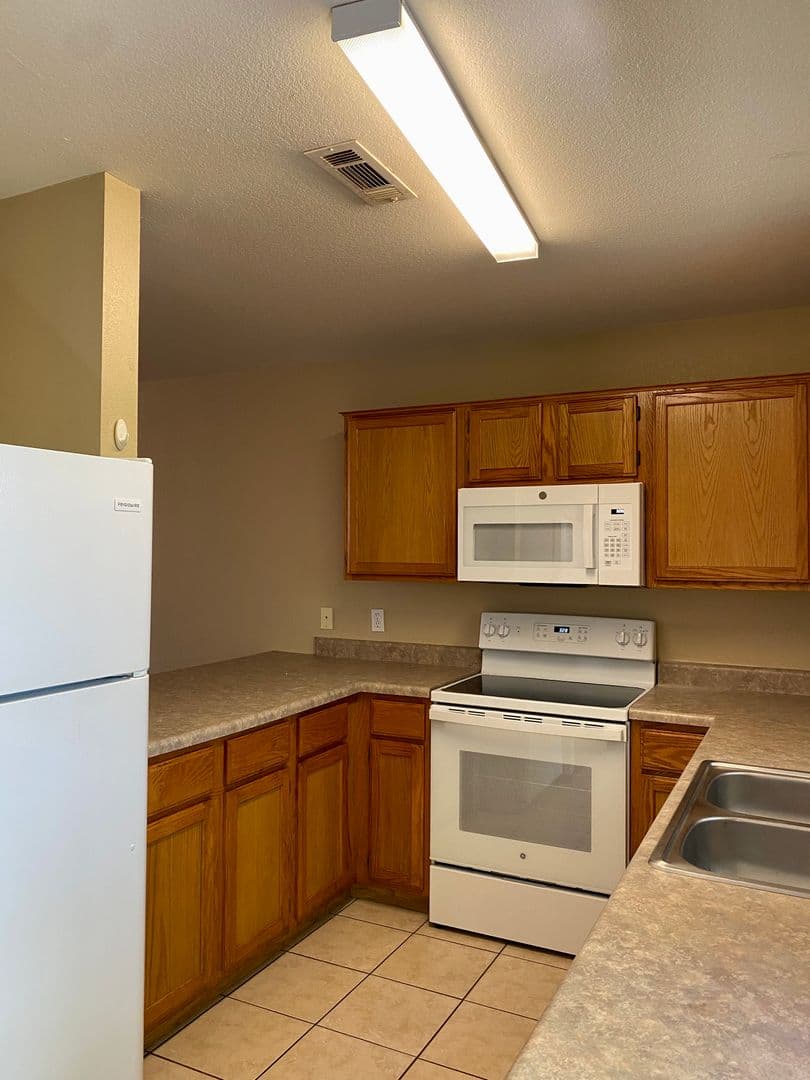 Fayetteville Apartment: 2509 Meadowview