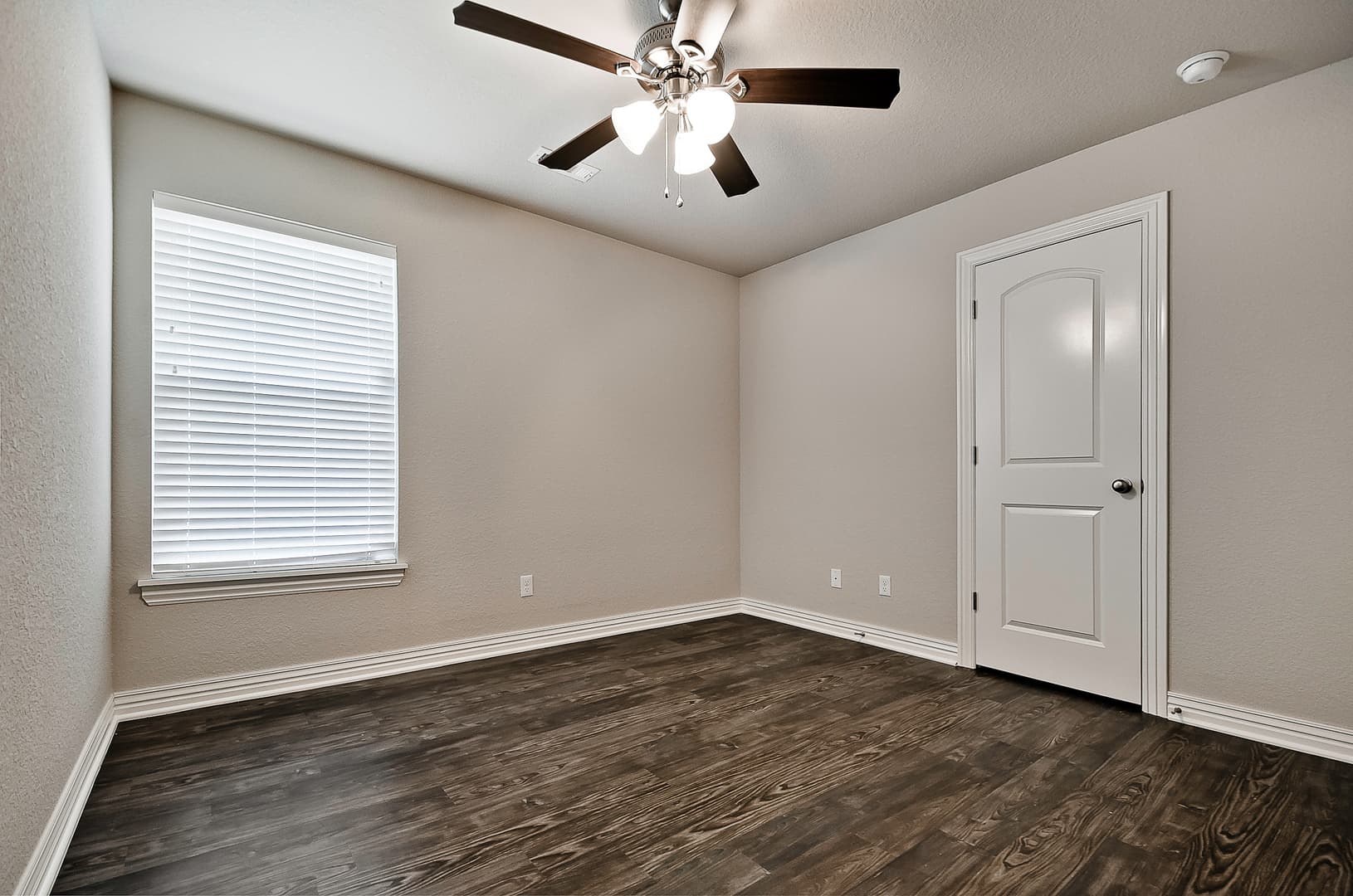 Lowell Apartment: 101 Carrington Ave.