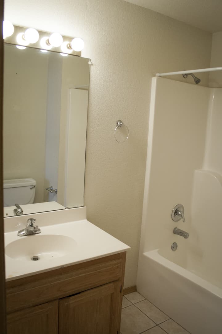 Farmington Apartment: Rainsong 22-24-26-28
