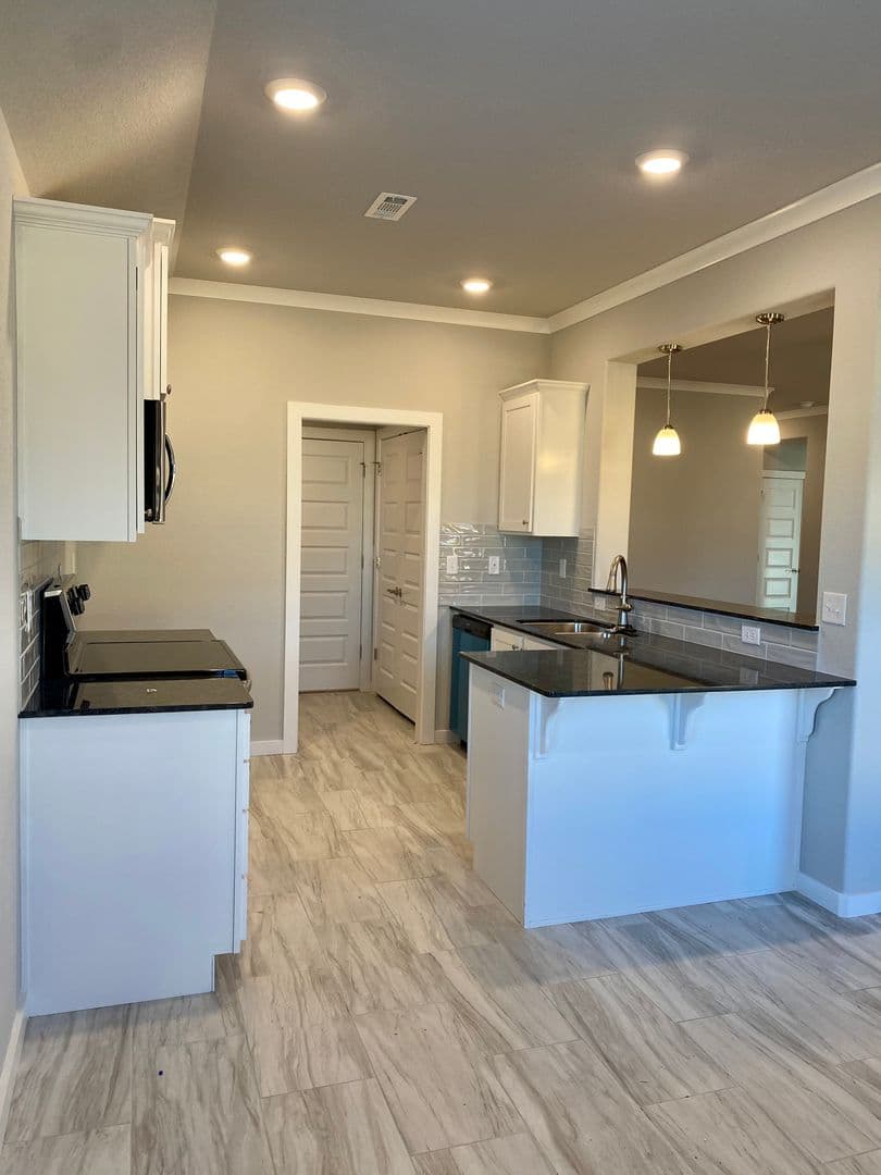 Fayetteville Apartment: Village of Sloanbrooke