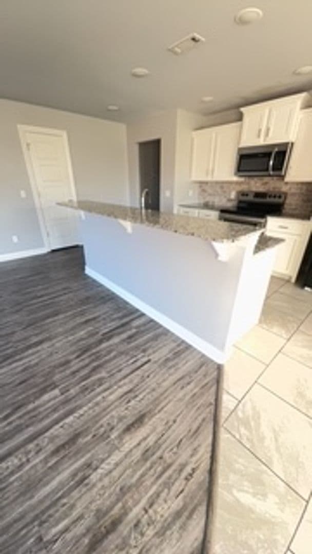 Bentonville House: 802 SW Cabriolet Street