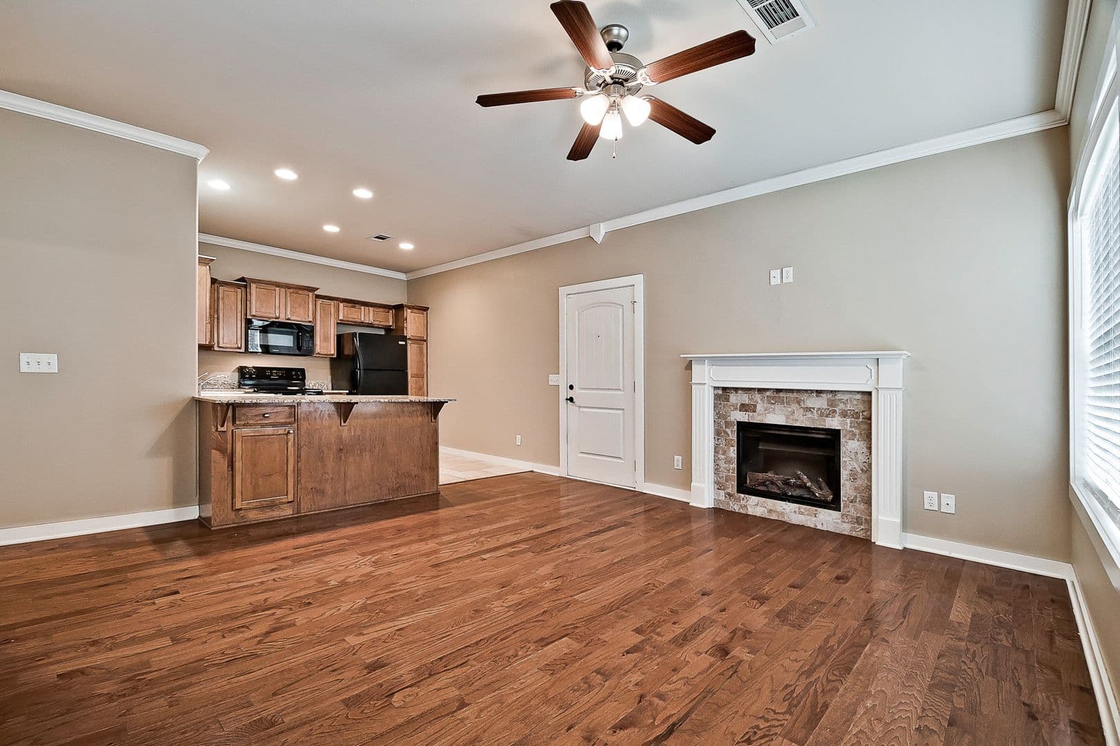 Springdale Apartment: 3822 Rochester Circle