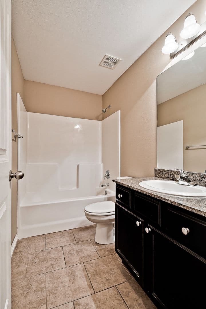 Rogers Apartment: 3509 W Cedar Cir