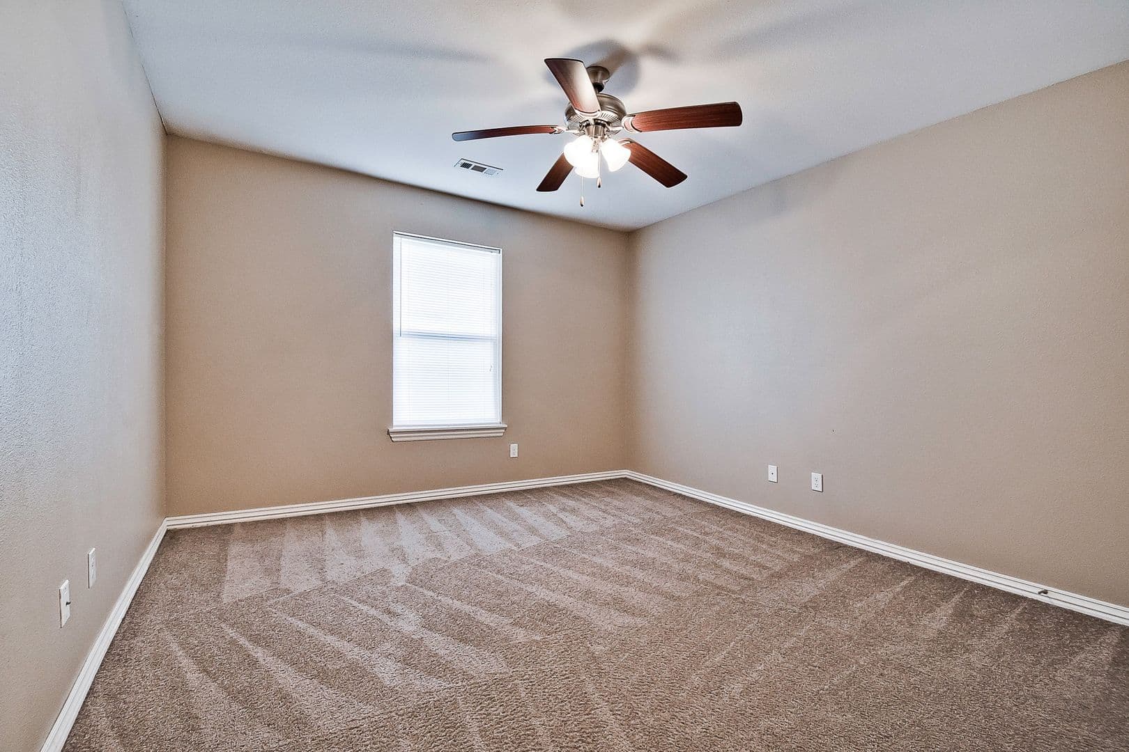 Rogers Apartment: 3509 W Cedar Cir