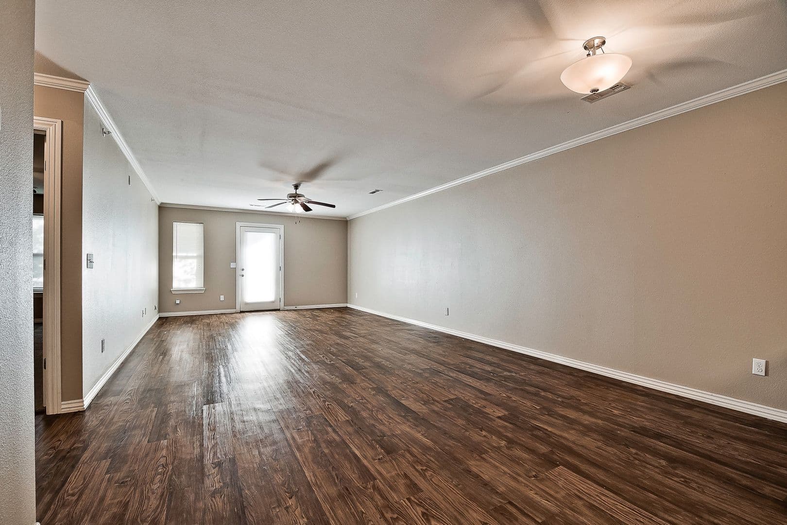 Rogers Apartment: 3509 W Cedar Cir
