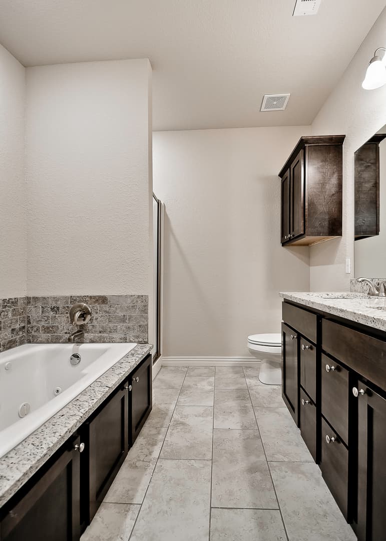 Lowell Apartment: 101 Carrington Ave.