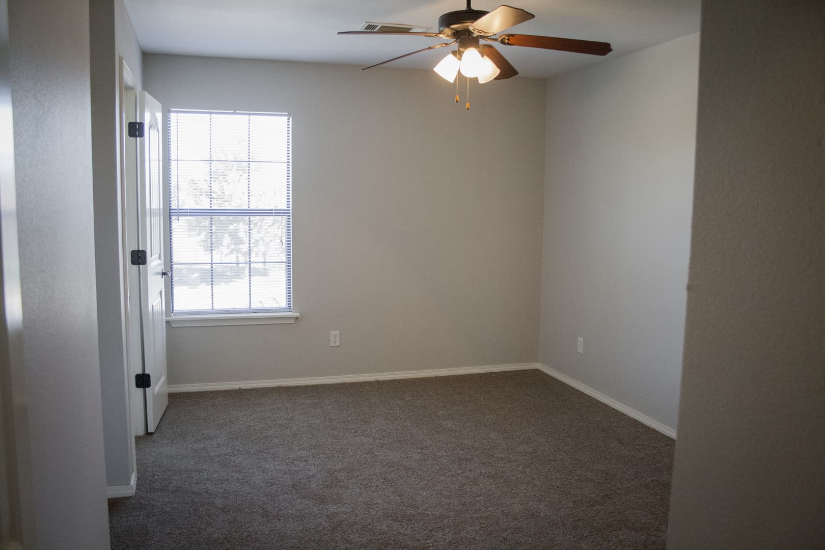 Farmington Apartment: Rainsong 22-24-26-28