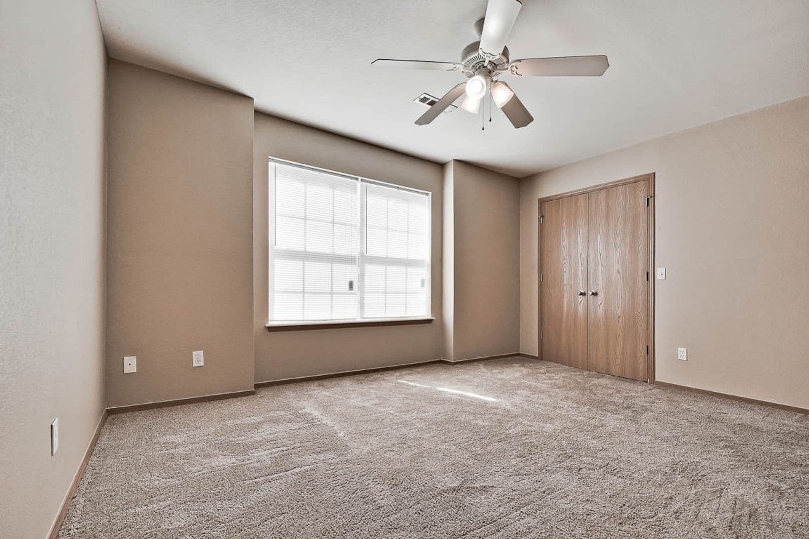 Fayetteville Apartment: 2509 Meadowview
