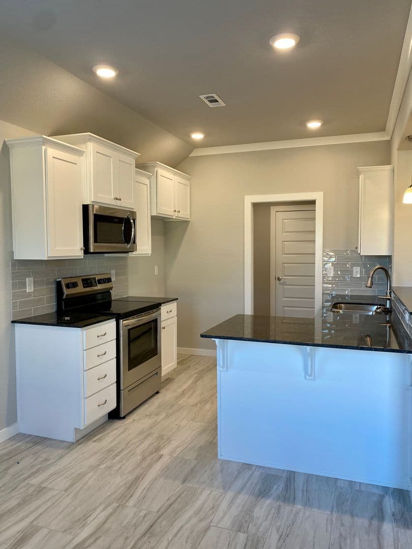 Fayetteville Apartment: Village of Sloanbrooke