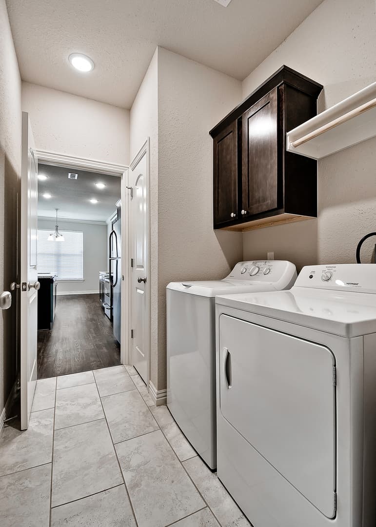 Lowell Apartment: 101 Carrington Ave.