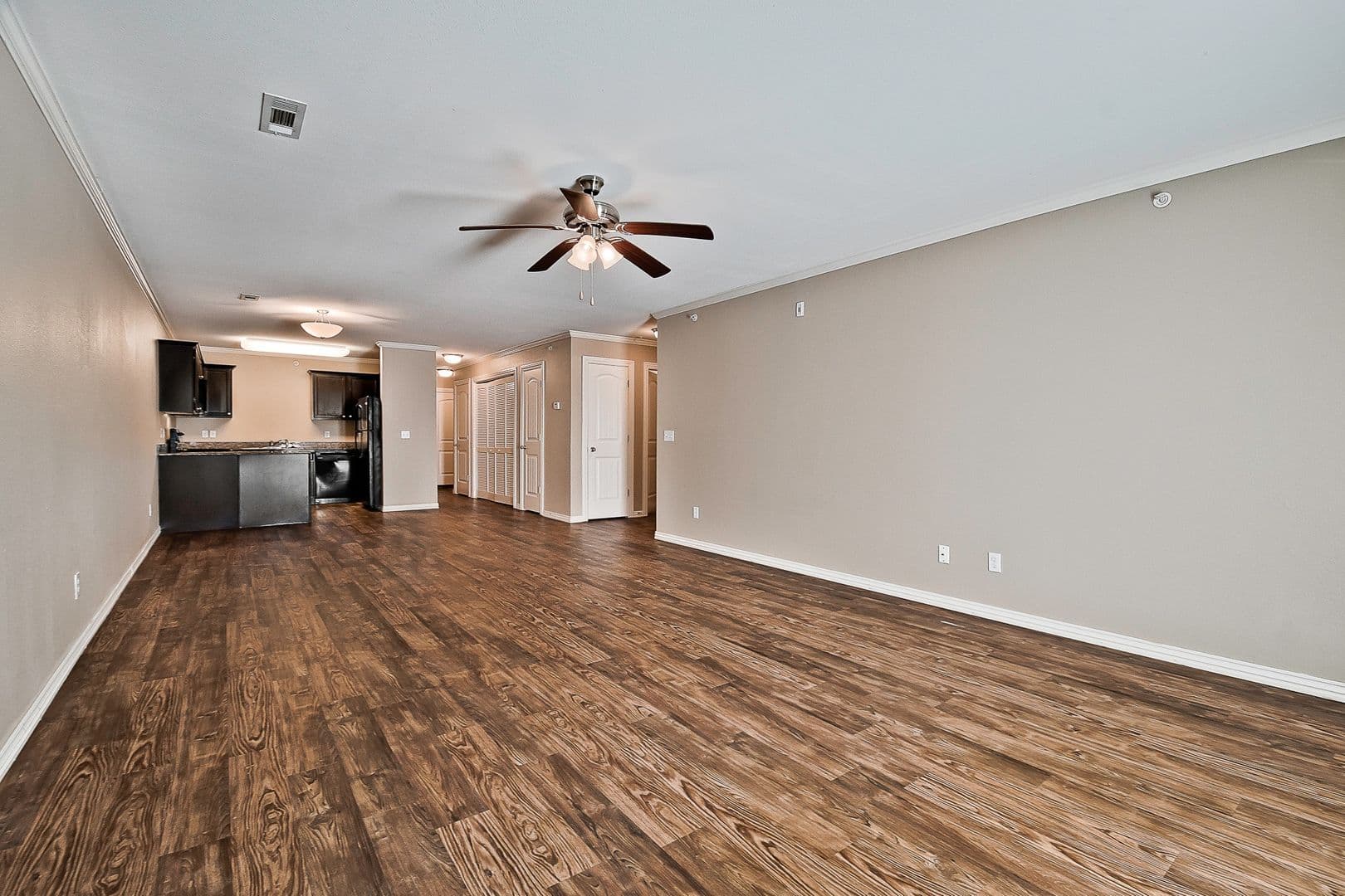 Rogers Apartment: 3509 W Cedar Cir