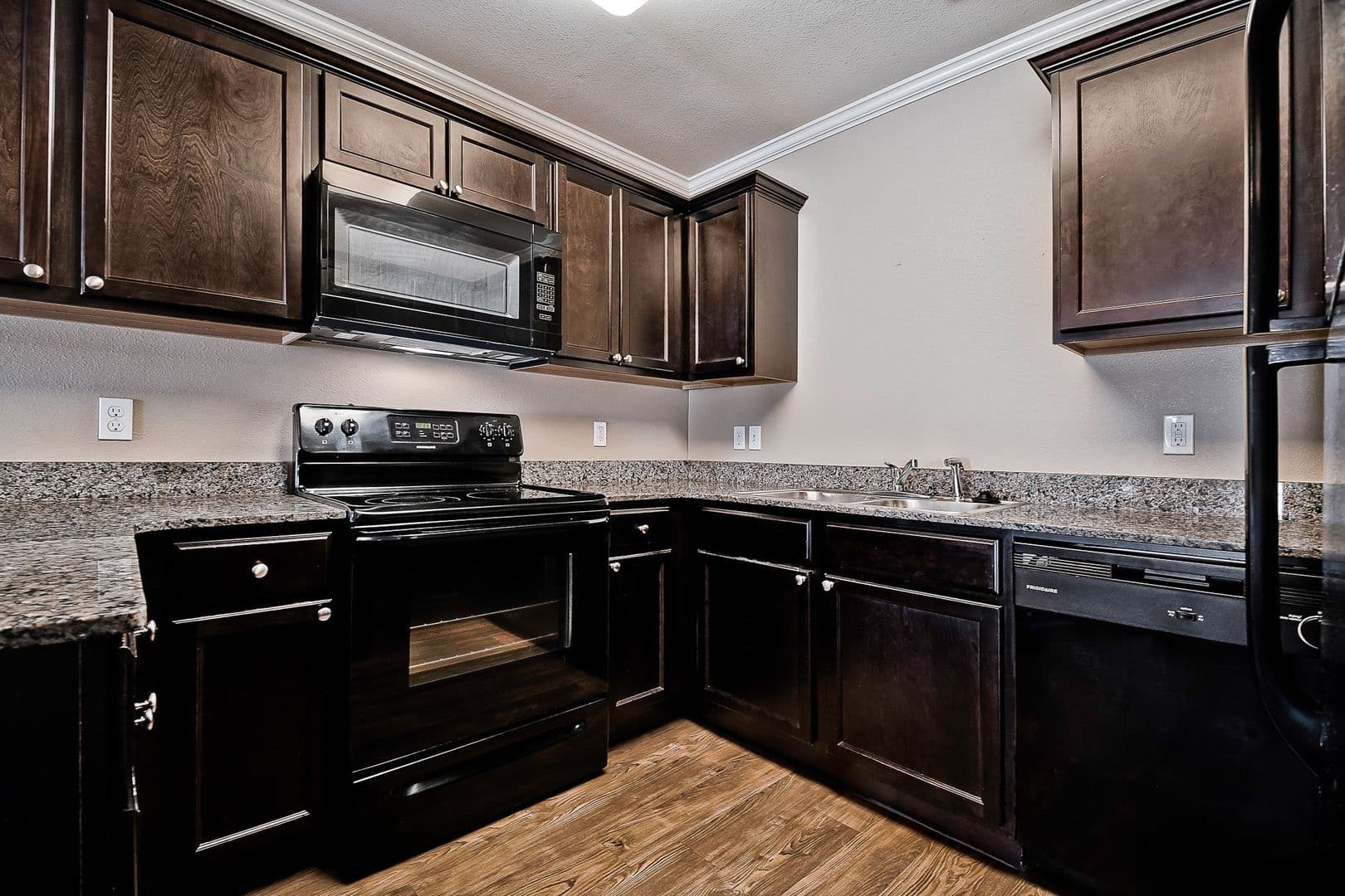 Rogers Apartment: 3509 W Cedar Cir