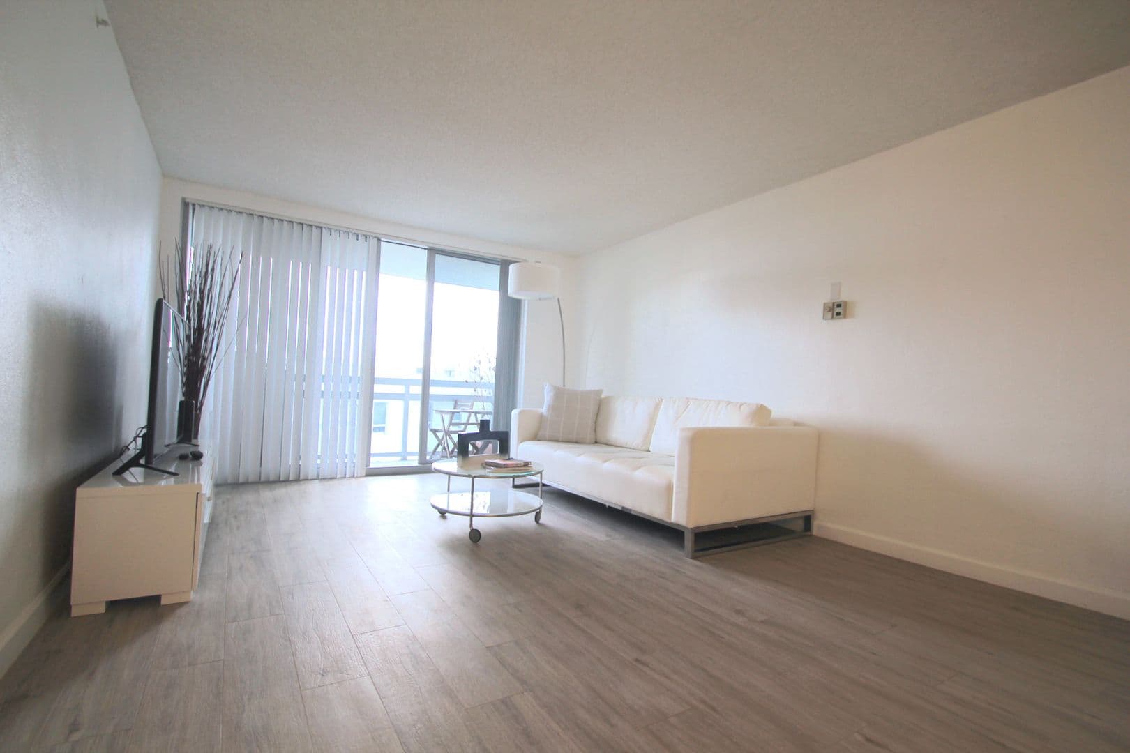 Miami Beach House: 1500 Bay Road
