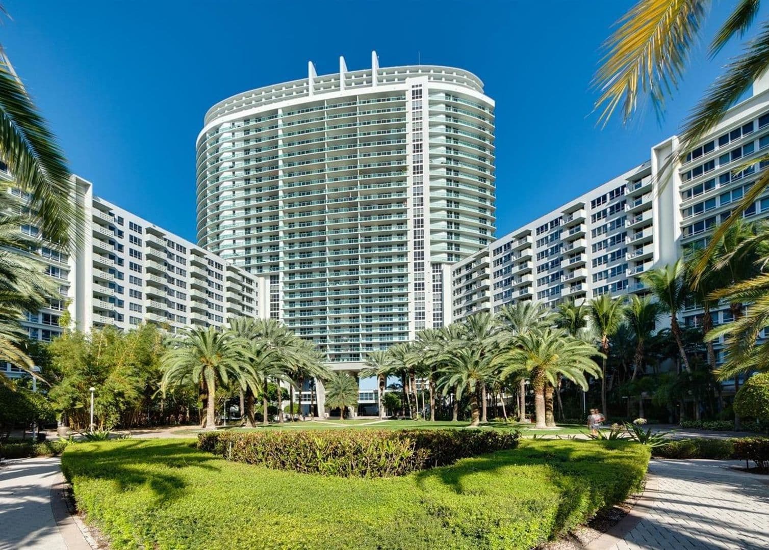 Miami Beach House: 1500 Bay Road