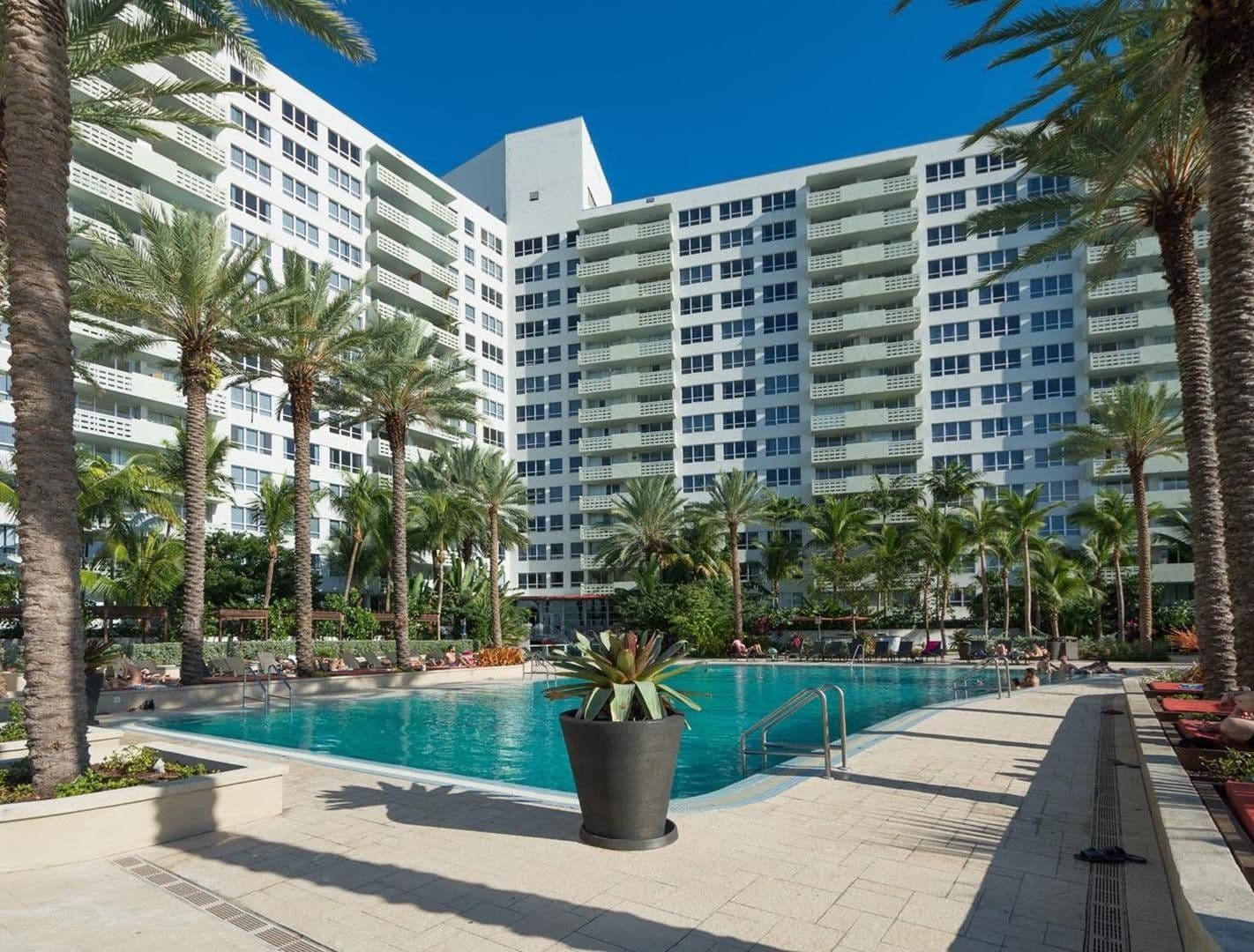 Miami Beach House: 1500 Bay Road